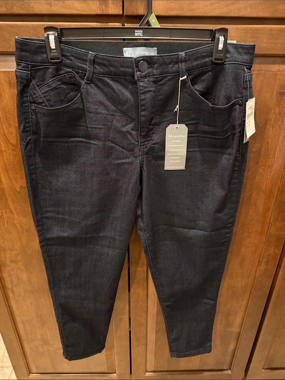 Wit & Wisdom Ankle Cropped Jeans in Dark Indigo - NWT
